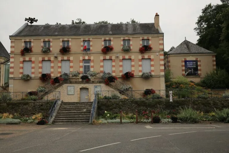 Villaines-Les-Rochers (37190)
